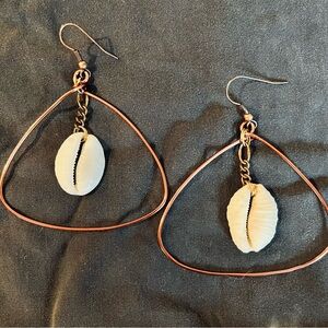 Rare✨Maui Shell Earrings